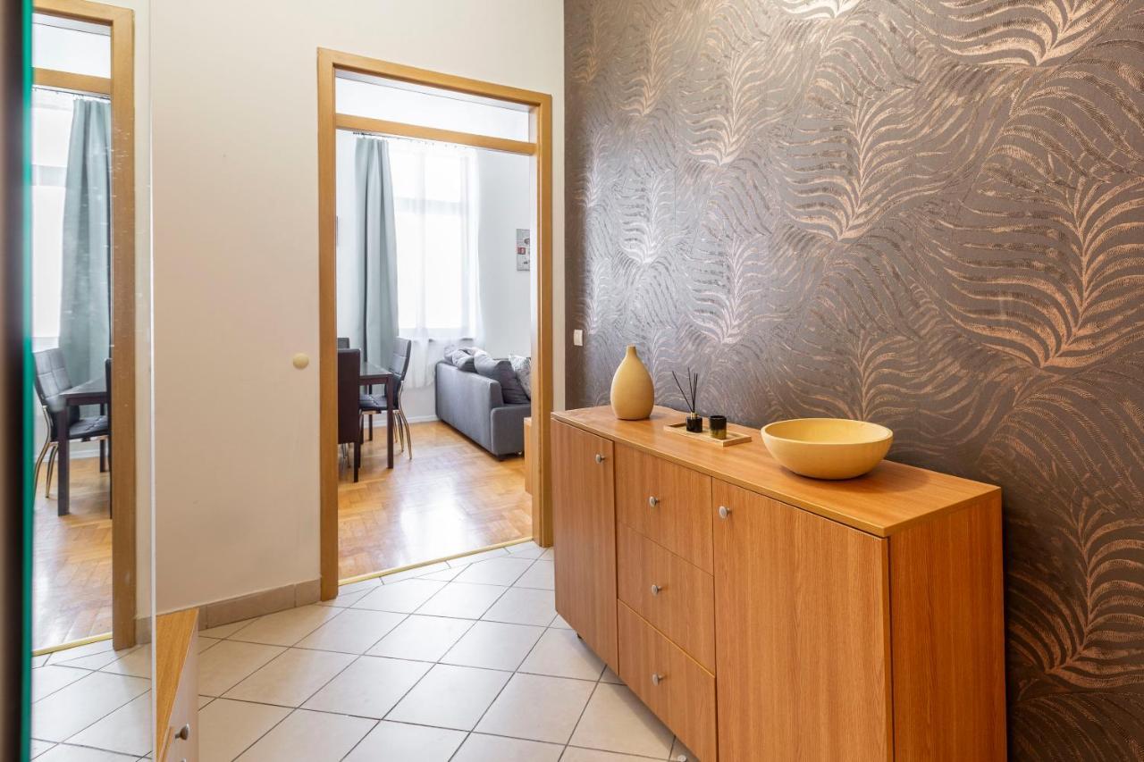 Central Gozsdu Aparment By Quentin Homes Budapest Bagian luar foto