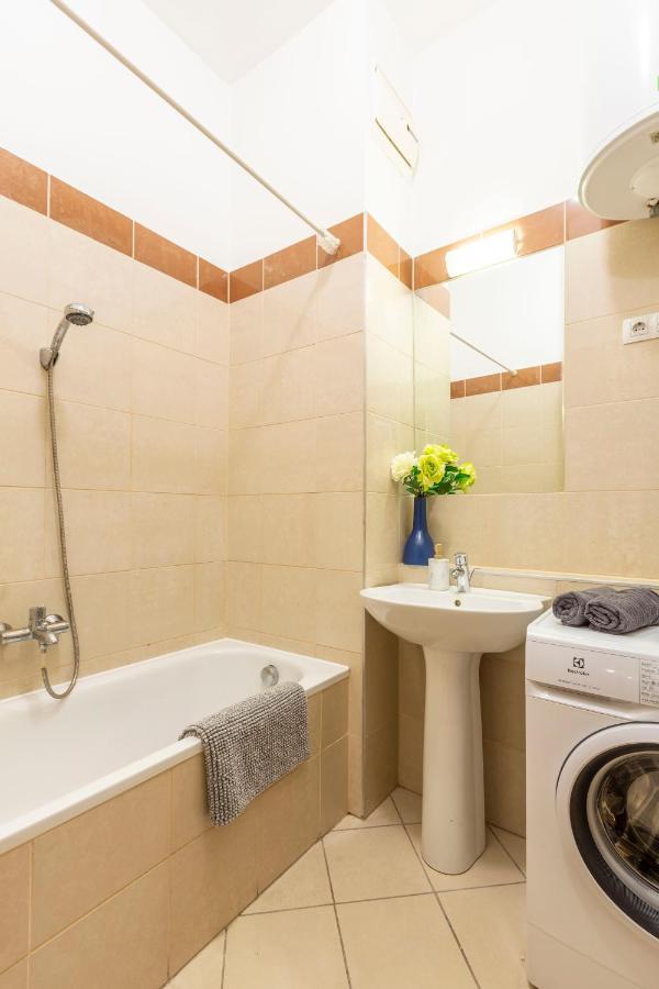 Central Gozsdu Aparment By Quentin Homes Budapest Bagian luar foto
